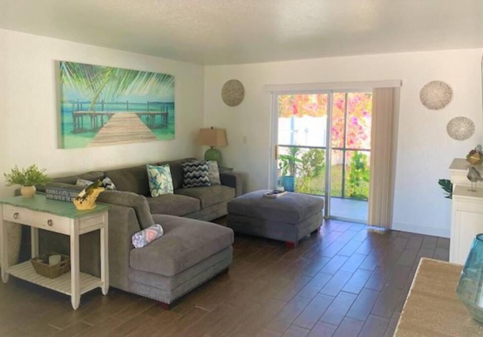 Beautiful Bright & Sparkling 2Bed 1Bath Beach Retreat - Unit 212 Cocoa Beach Bagian luar foto