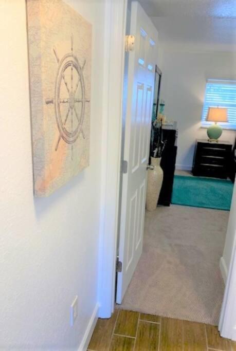 Beautiful Bright & Sparkling 2Bed 1Bath Beach Retreat - Unit 212 Cocoa Beach Bagian luar foto