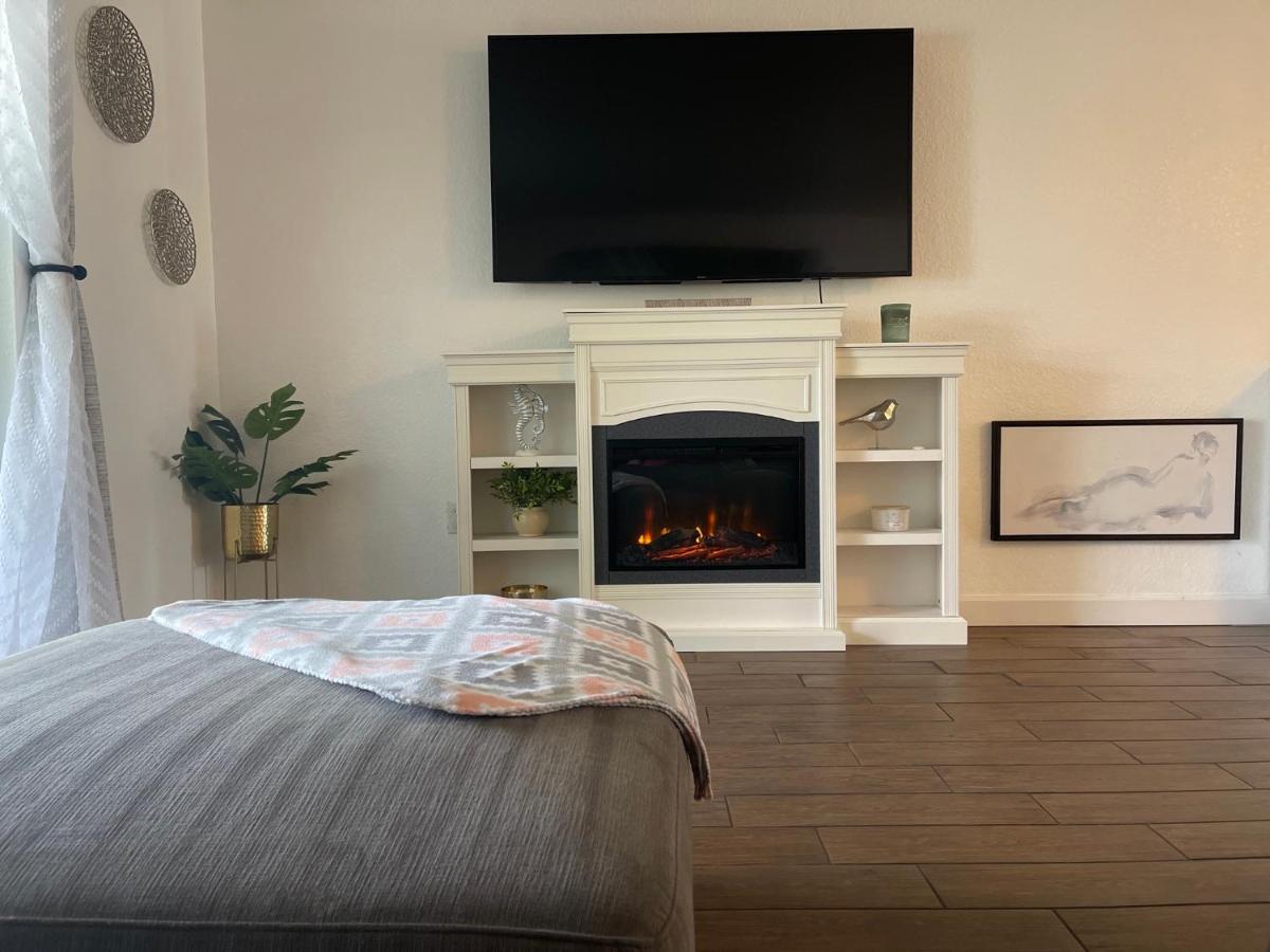 Beautiful Bright & Sparkling 2Bed 1Bath Beach Retreat - Unit 212 Cocoa Beach Bagian luar foto