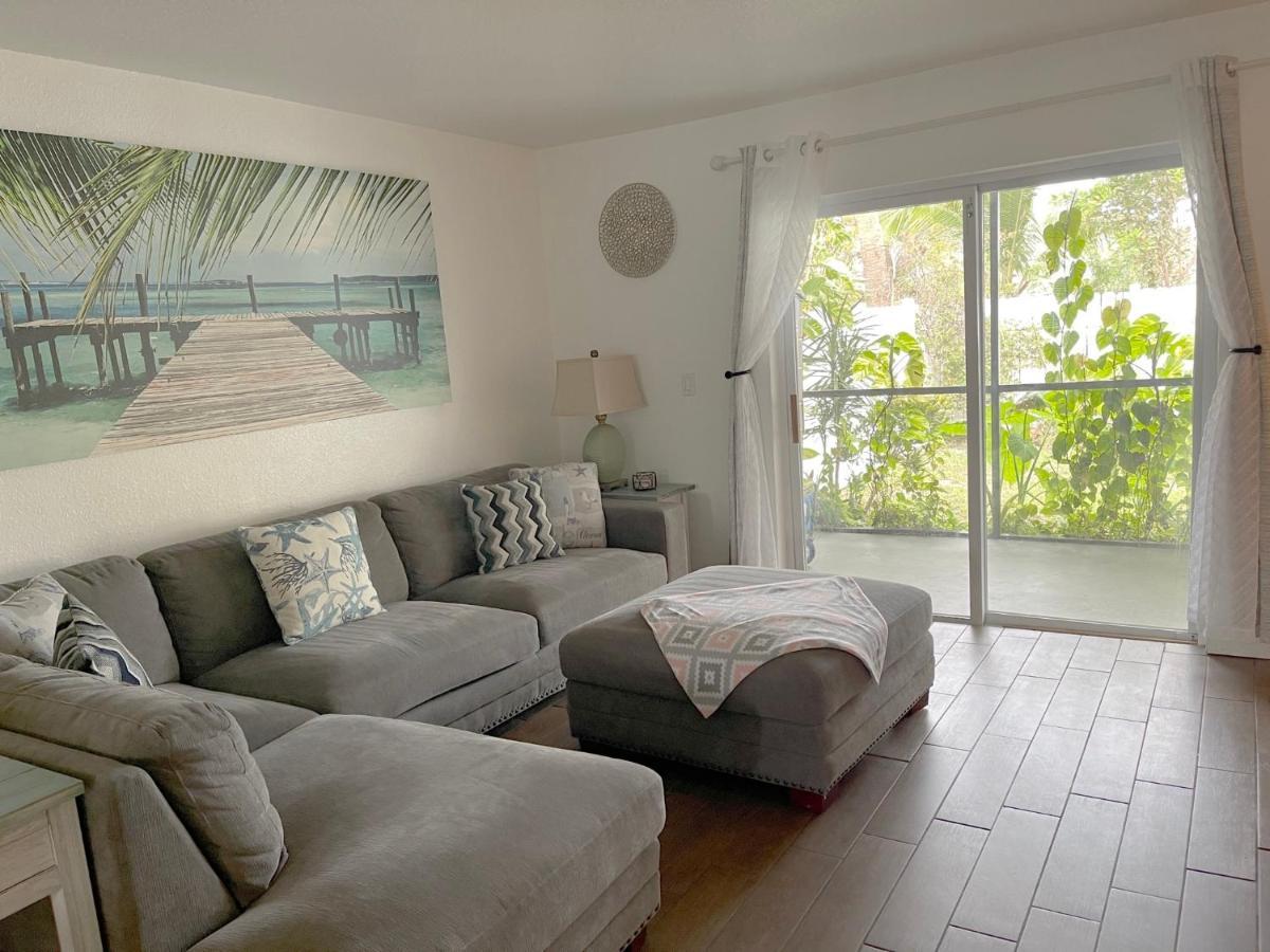 Beautiful Bright & Sparkling 2Bed 1Bath Beach Retreat - Unit 212 Cocoa Beach Bagian luar foto