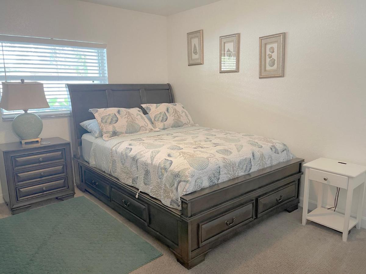 Beautiful Bright & Sparkling 2Bed 1Bath Beach Retreat - Unit 212 Cocoa Beach Bagian luar foto