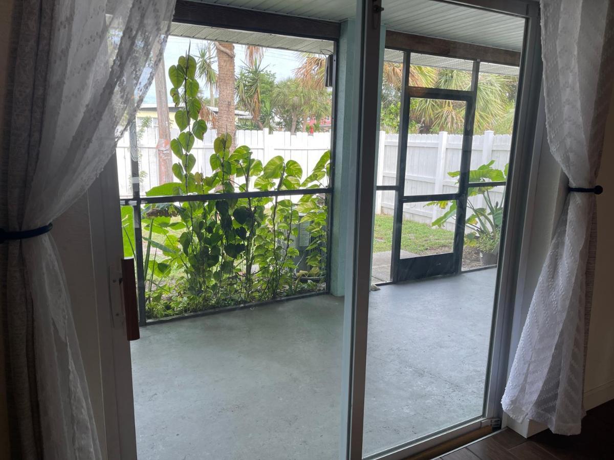 Beautiful Bright & Sparkling 2Bed 1Bath Beach Retreat - Unit 212 Cocoa Beach Bagian luar foto